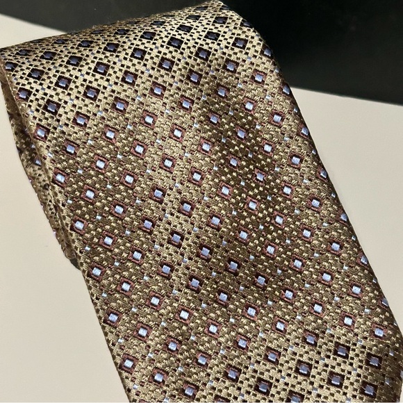 Kenneth Cole Reaction 100% Silk Geometric Brown 60” Men’s Tie - Picture 2 of 3